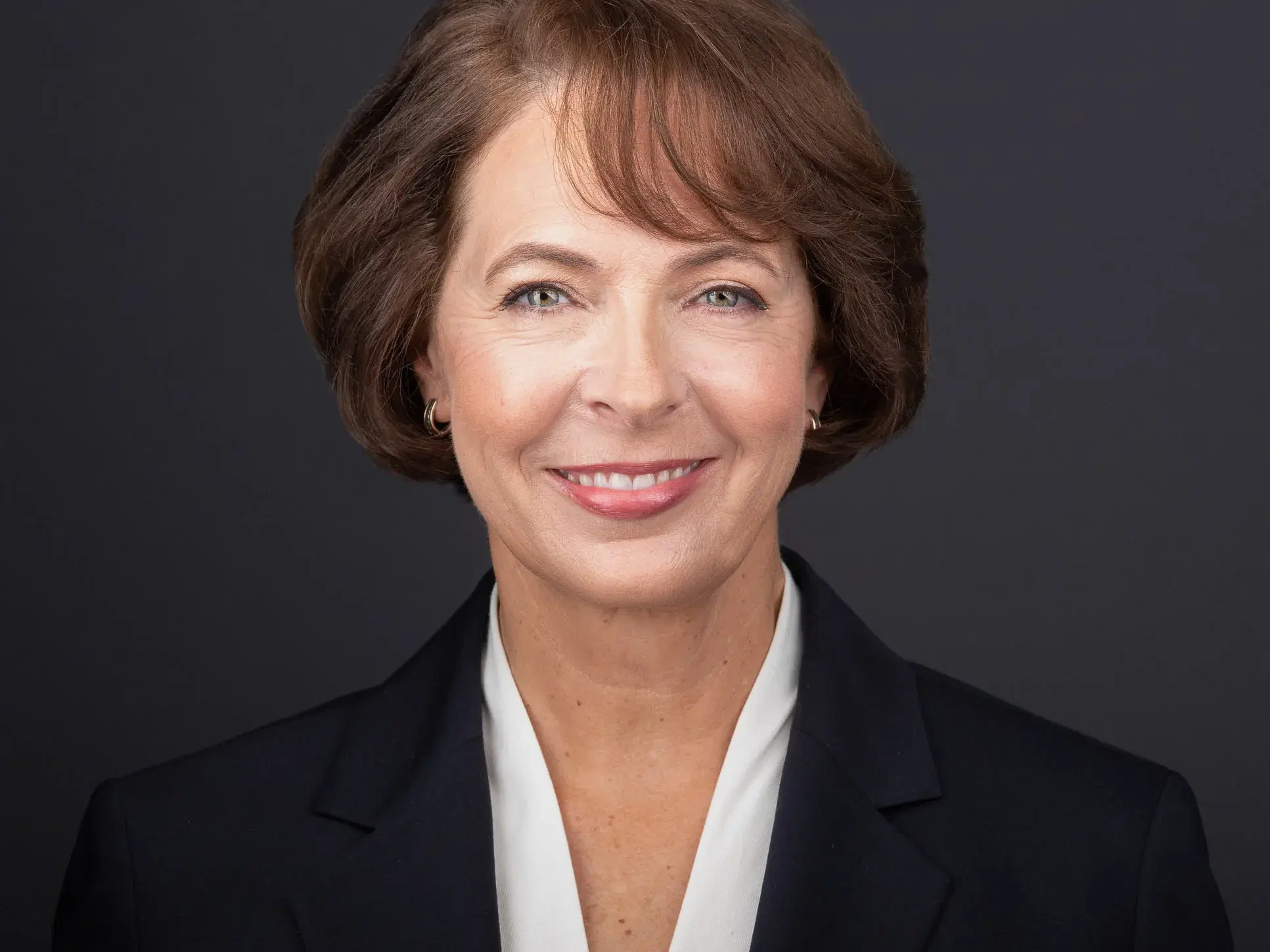 Natural Light vs. Studio Lighting for Headshots: Which Is Better?