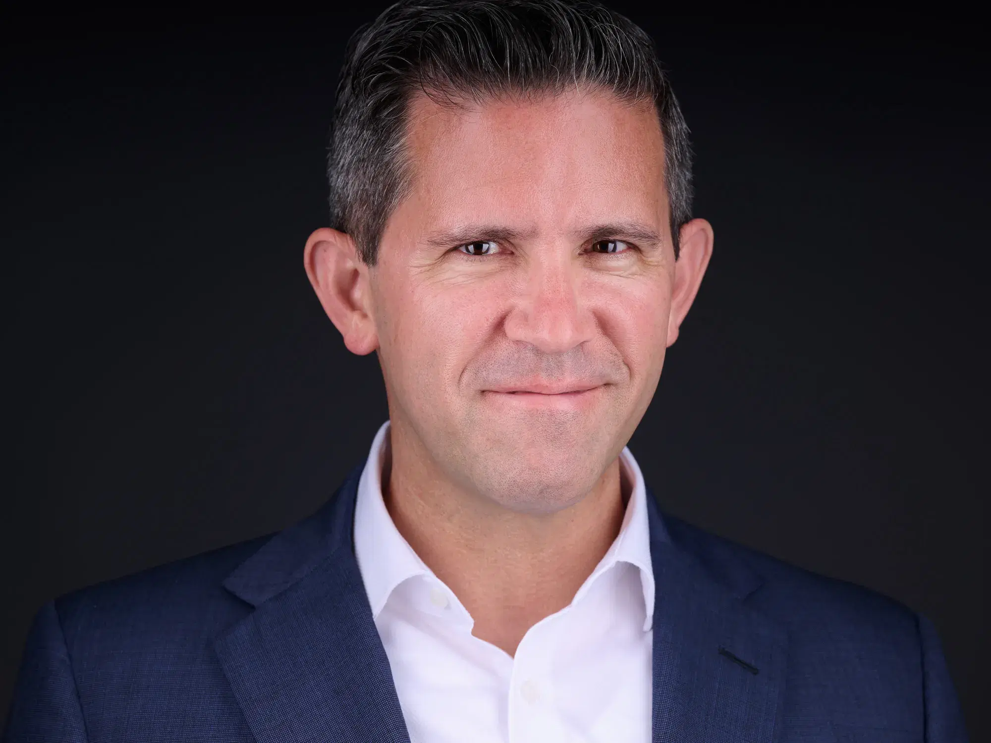 What Happens During a Professional Headshot Session? A Step-by-Step Guide